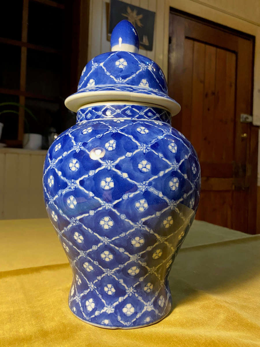 Large Blue and white ginger jar