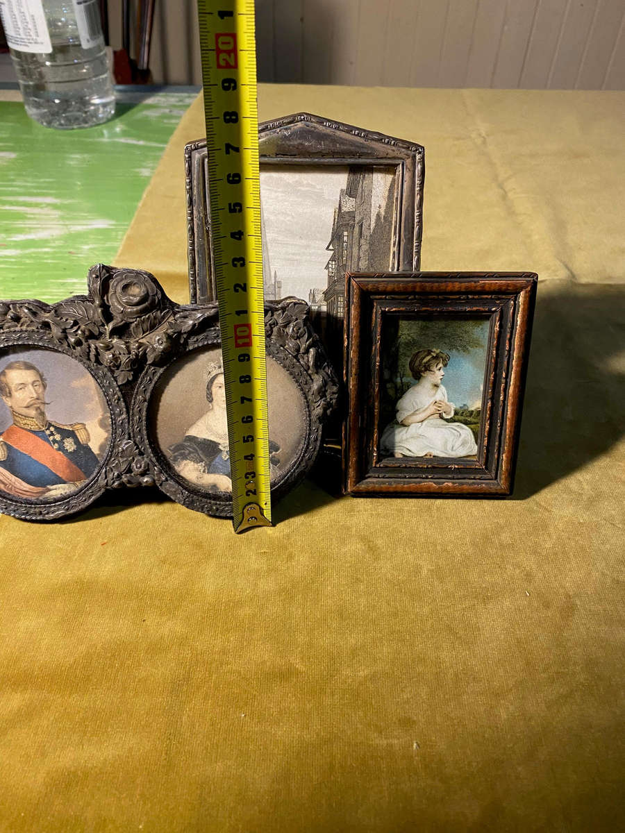 small antique frames x3