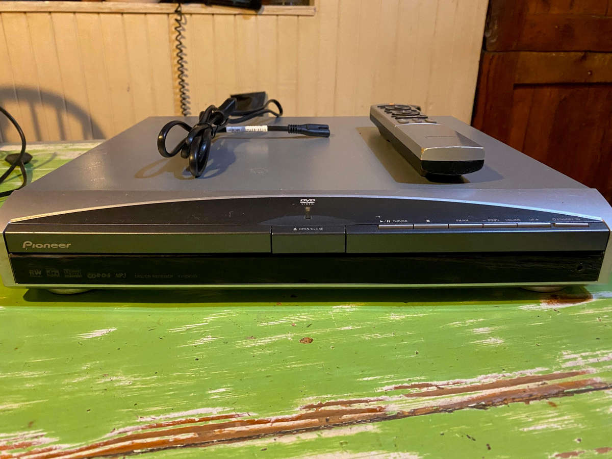 Pioneer XV-DV313 Dvd Cd Home Theatre Receiver Surround system plus remote