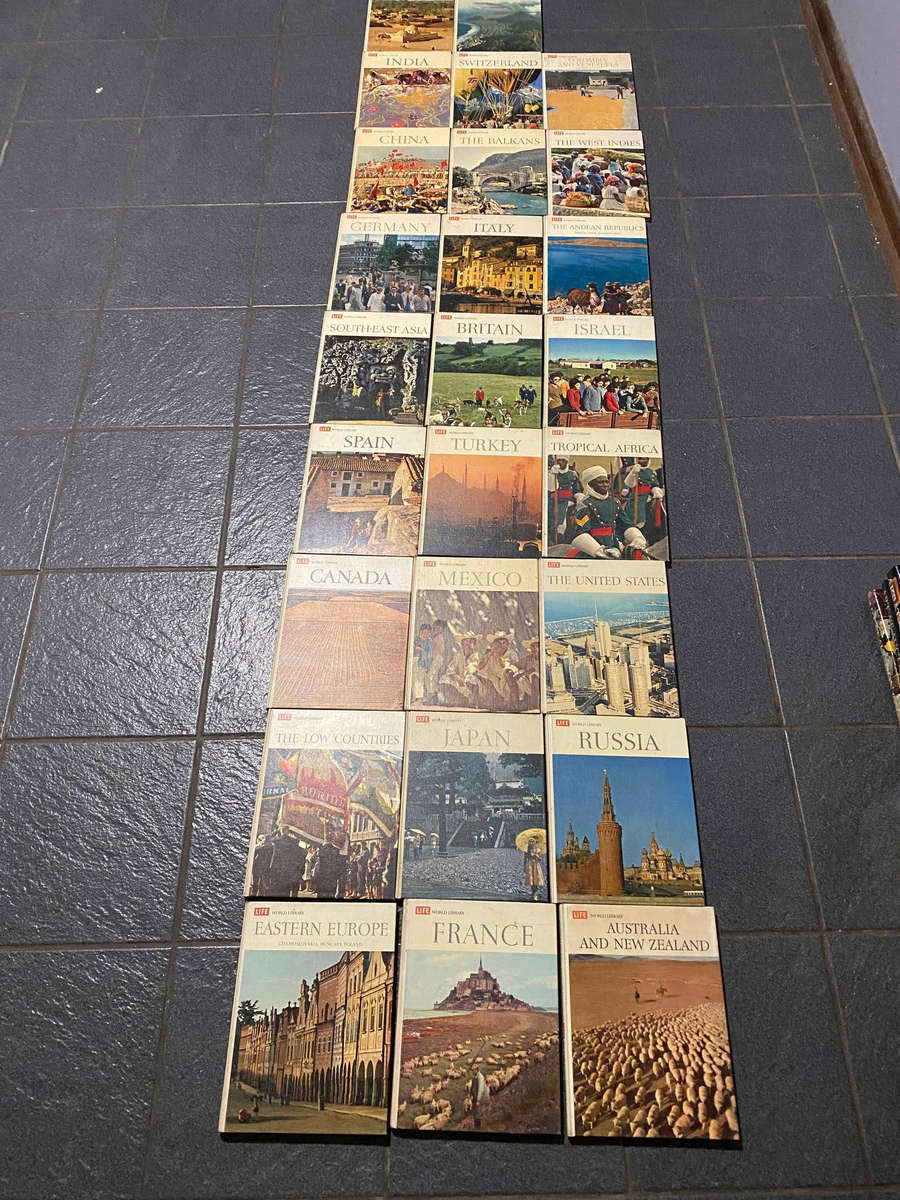 Lot of 26 Volumes Time Life World Library Book Set 1960's