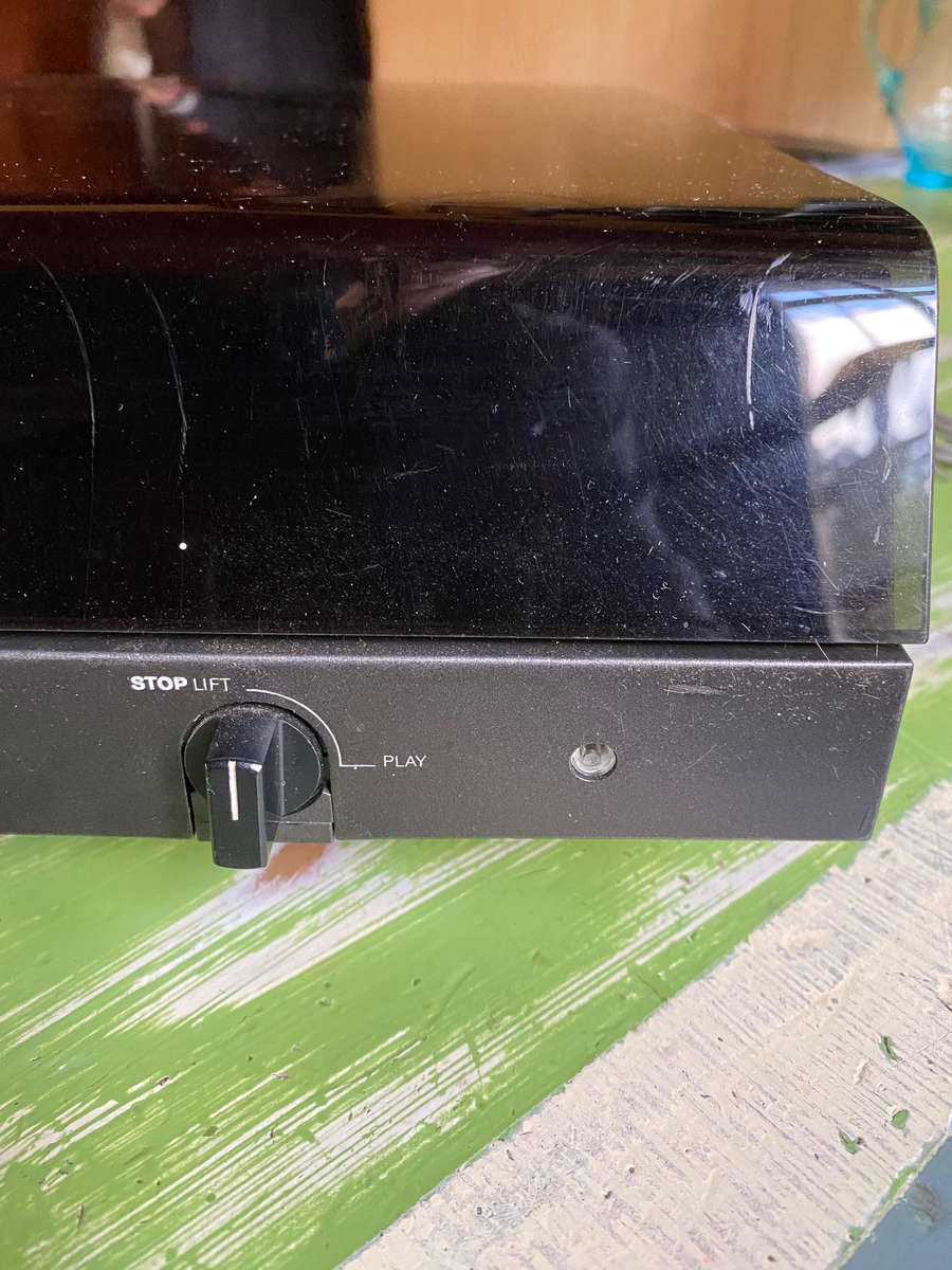 NAD 5120 Stereo Turntable