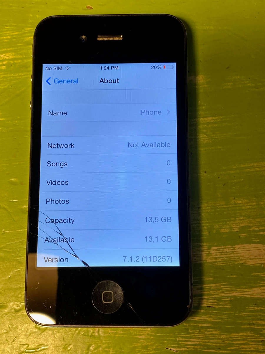 Apple iphone 16GB Black