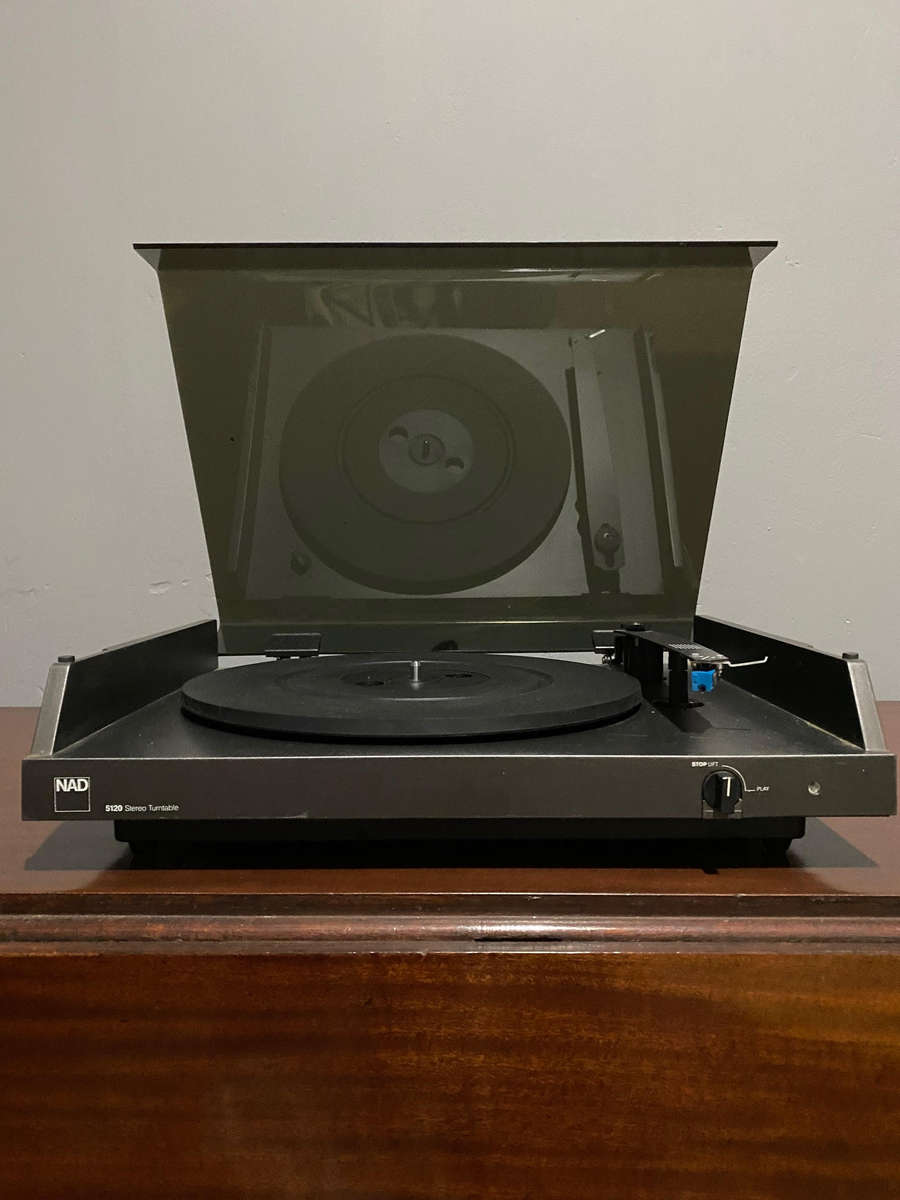 NAD 5120 Stereo Turntable
