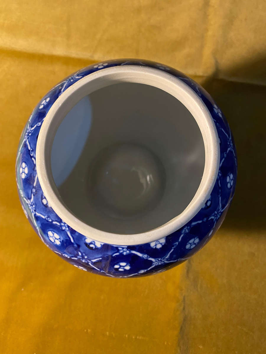 Large Blue and white ginger jar