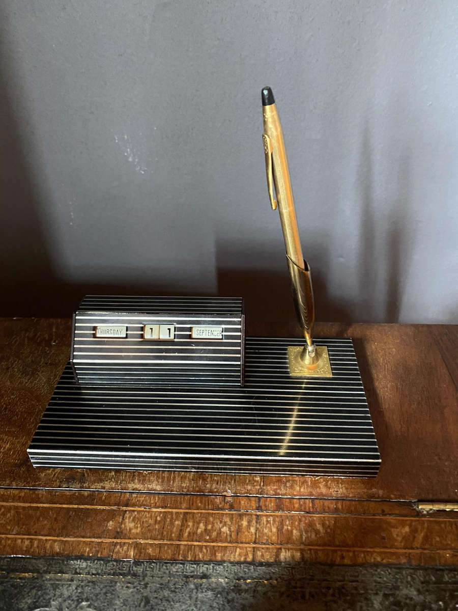 Perpetual Calendar pen Holder
