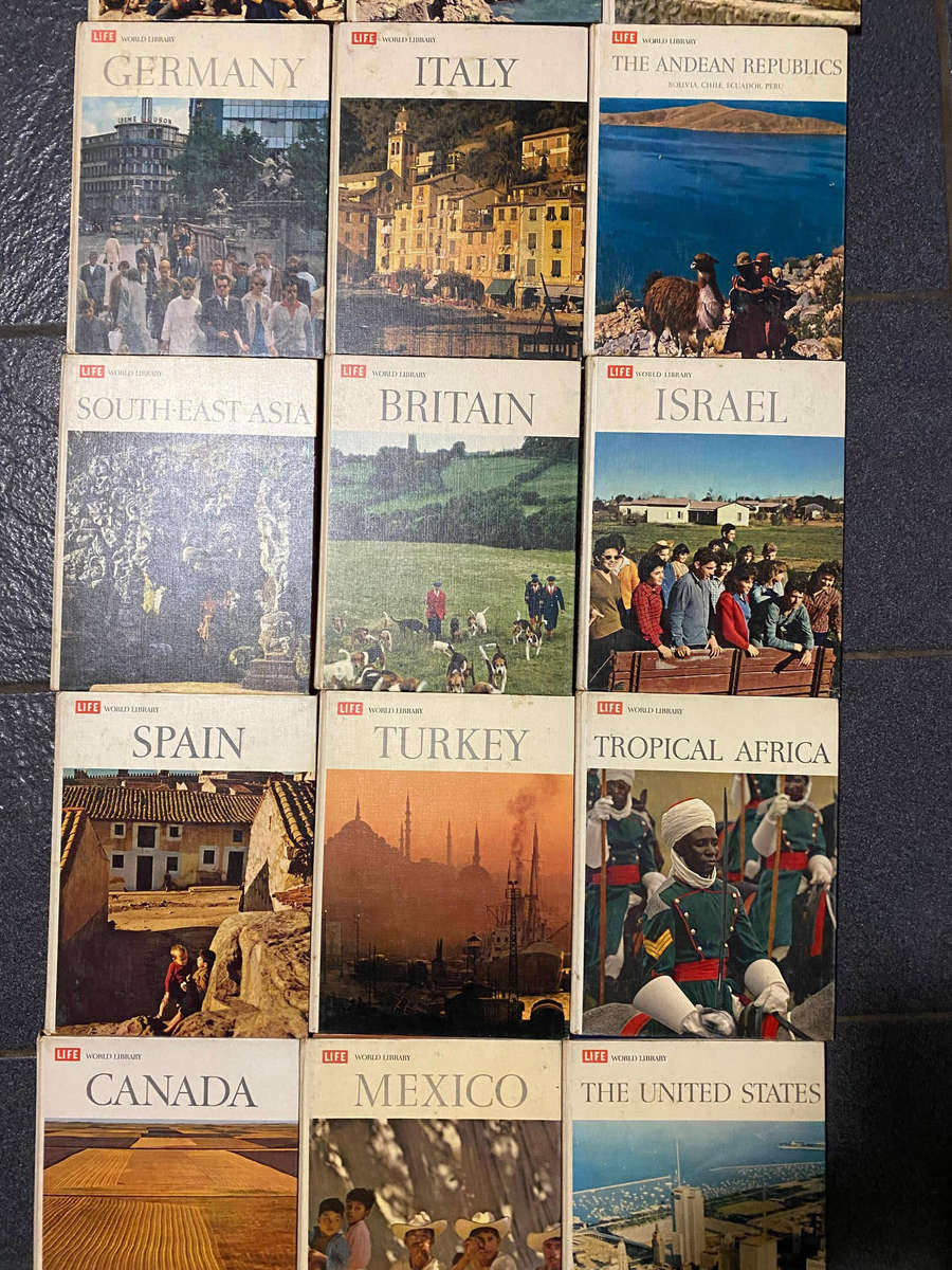 Lot of 26 Volumes Time Life World Library Book Set 1960's