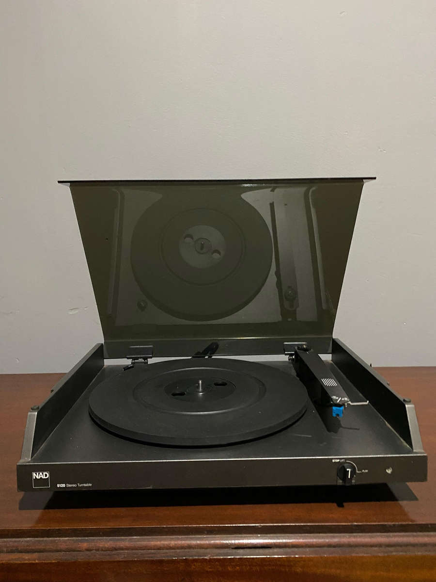 NAD 5120 Stereo Turntable