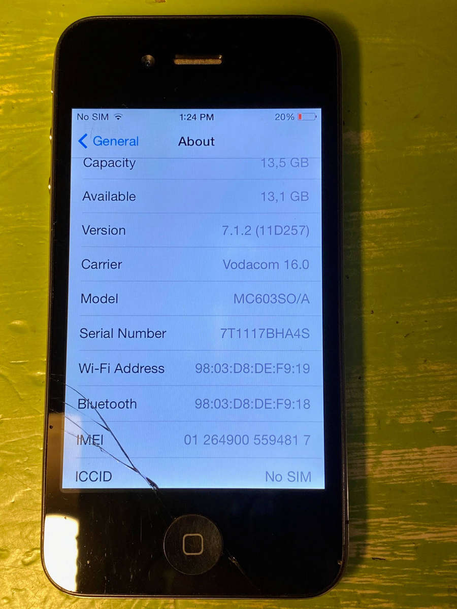 Apple iphone 16GB Black