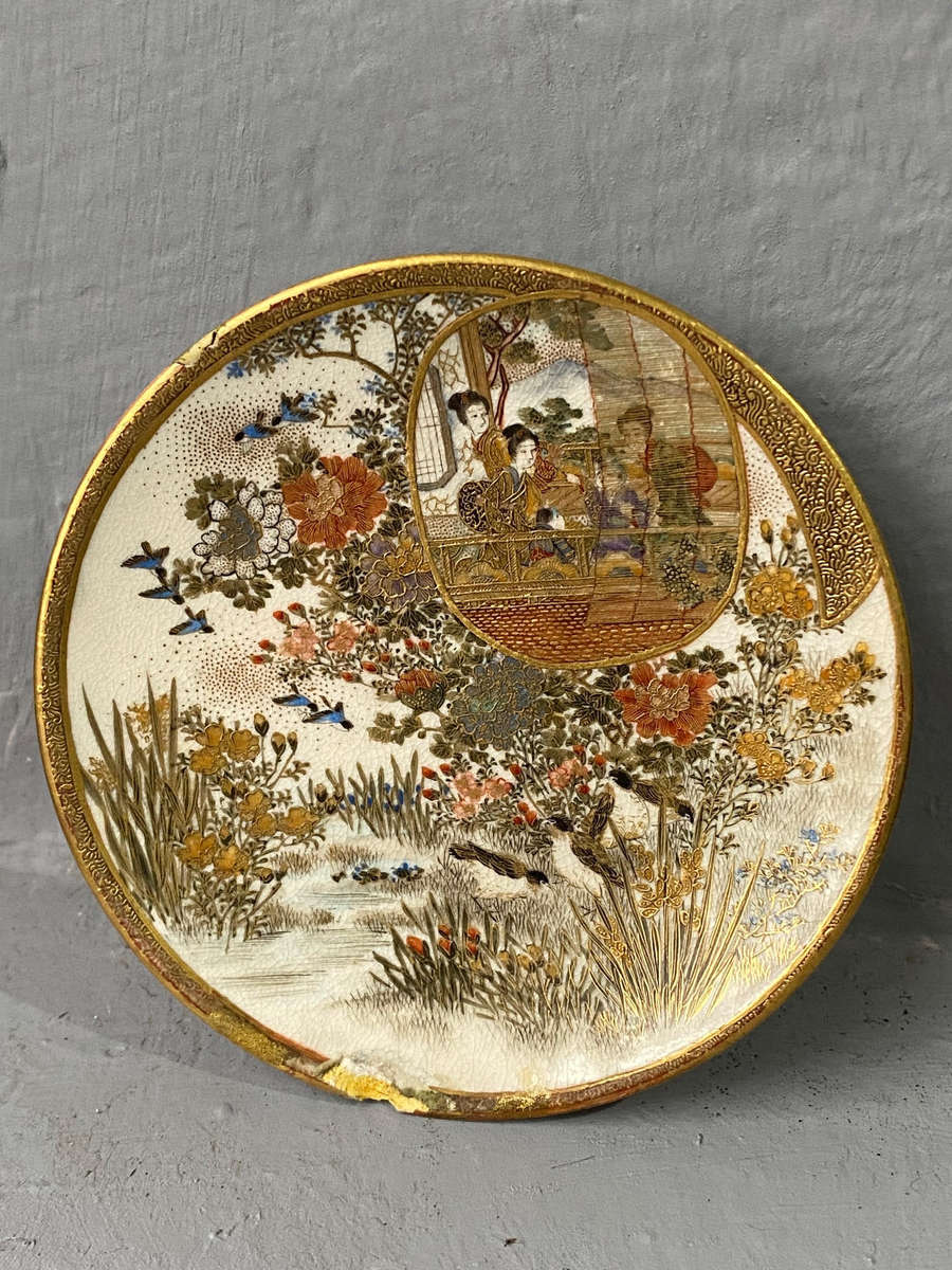 Fine Japanese Satsuma Hand Painted Plate - Signed