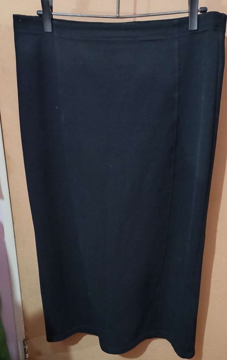 Ladies - Black Skirt - Make - Art Clothing - Size - 38