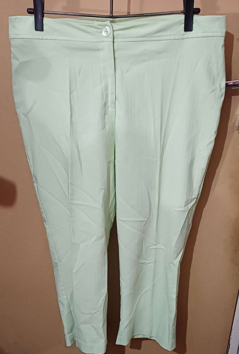 Ladies - Green Pants - Make - La Vie - Size - 16