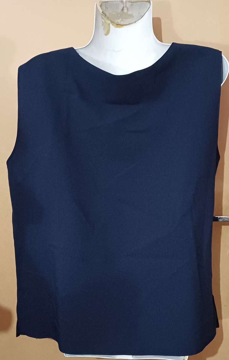 Ladies - Black Top - Make - no make - Size - 52