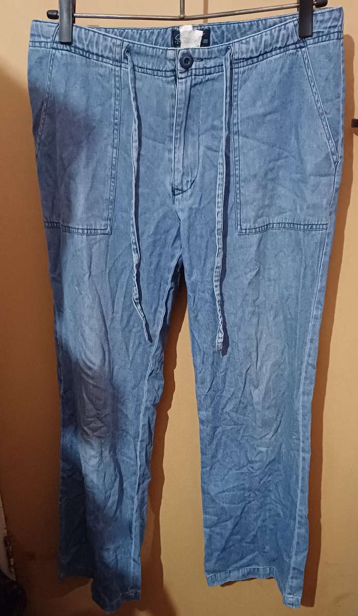 Ladies - Blue Jeans - Make - Casual American - Size - 36