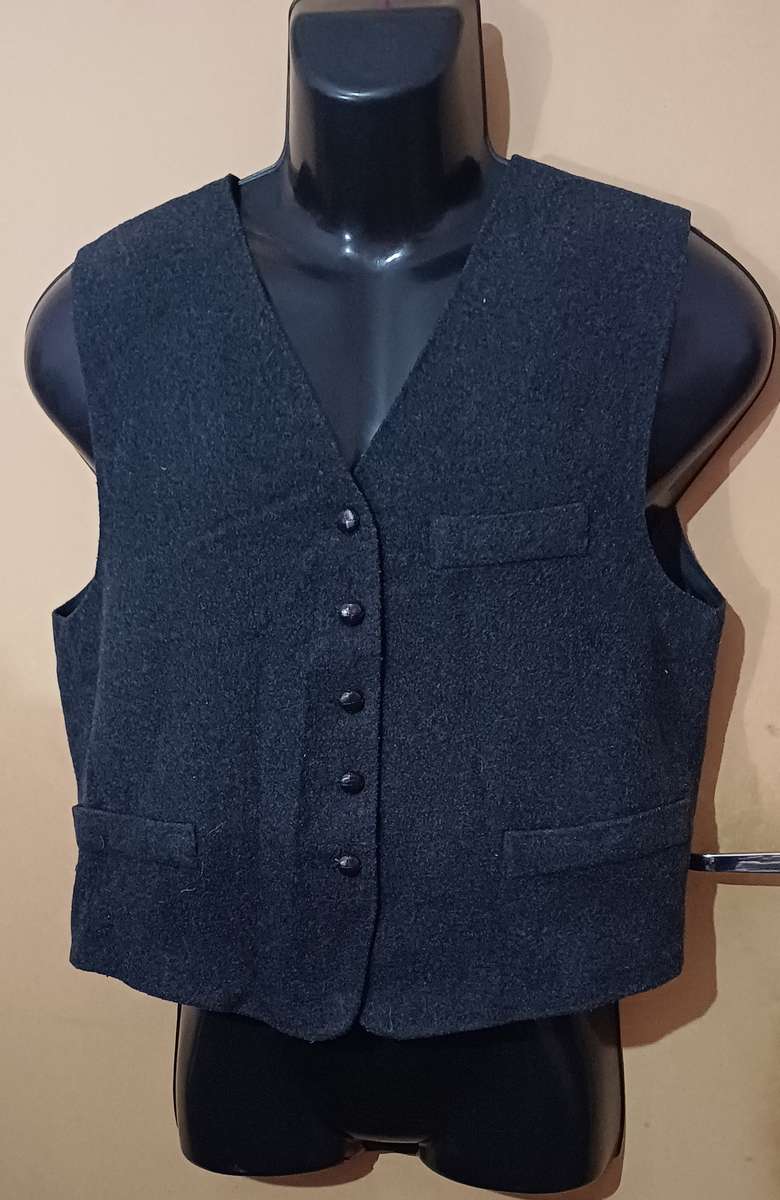 Mens - Charcoal Waistcoat - Make - Truworths - Size - L