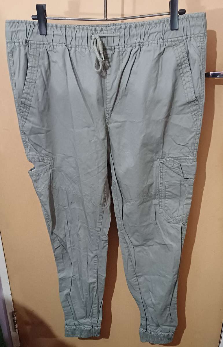 Ladies - Beige Pants - Make - Red - Size - L