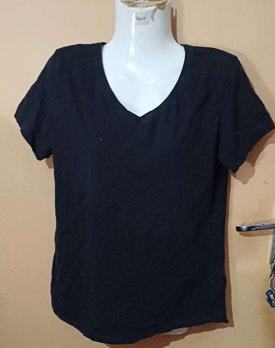 Ladies - Black T-Shirt - Make - Legend - Size - L The Stretch V
