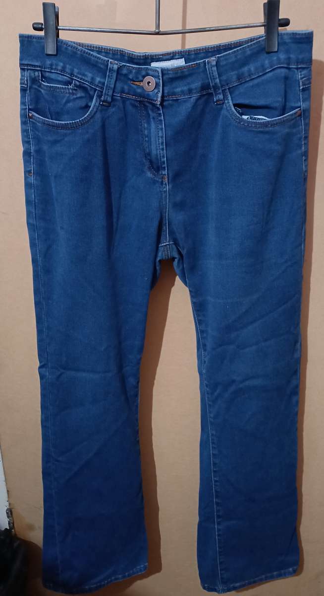 Ladies - Blue Jeans - Make - Queens Park - Size - 12