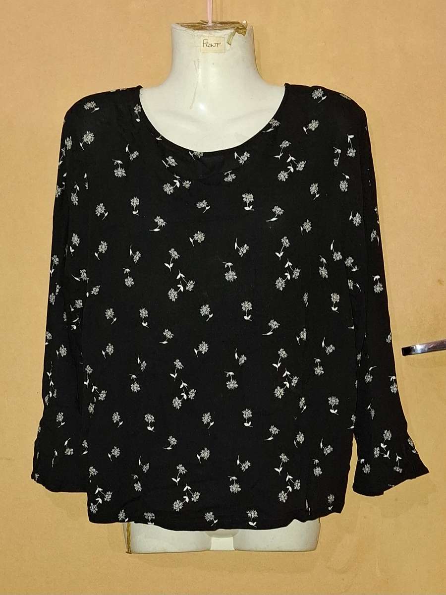 Ladies - Multicolored Top - Make - Papaya - Size - M