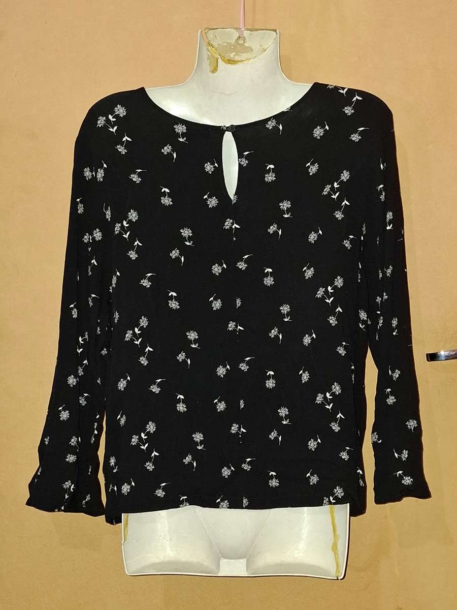 Ladies - Multicolored Top - Make - Papaya - Size - M