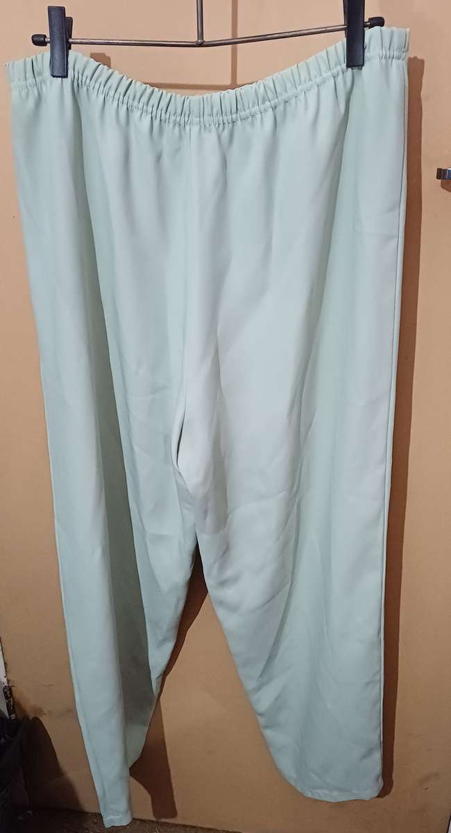 Ladies - 2 Pce Green Outfit - Make - Gee Wiz - Size - 42/197cm
