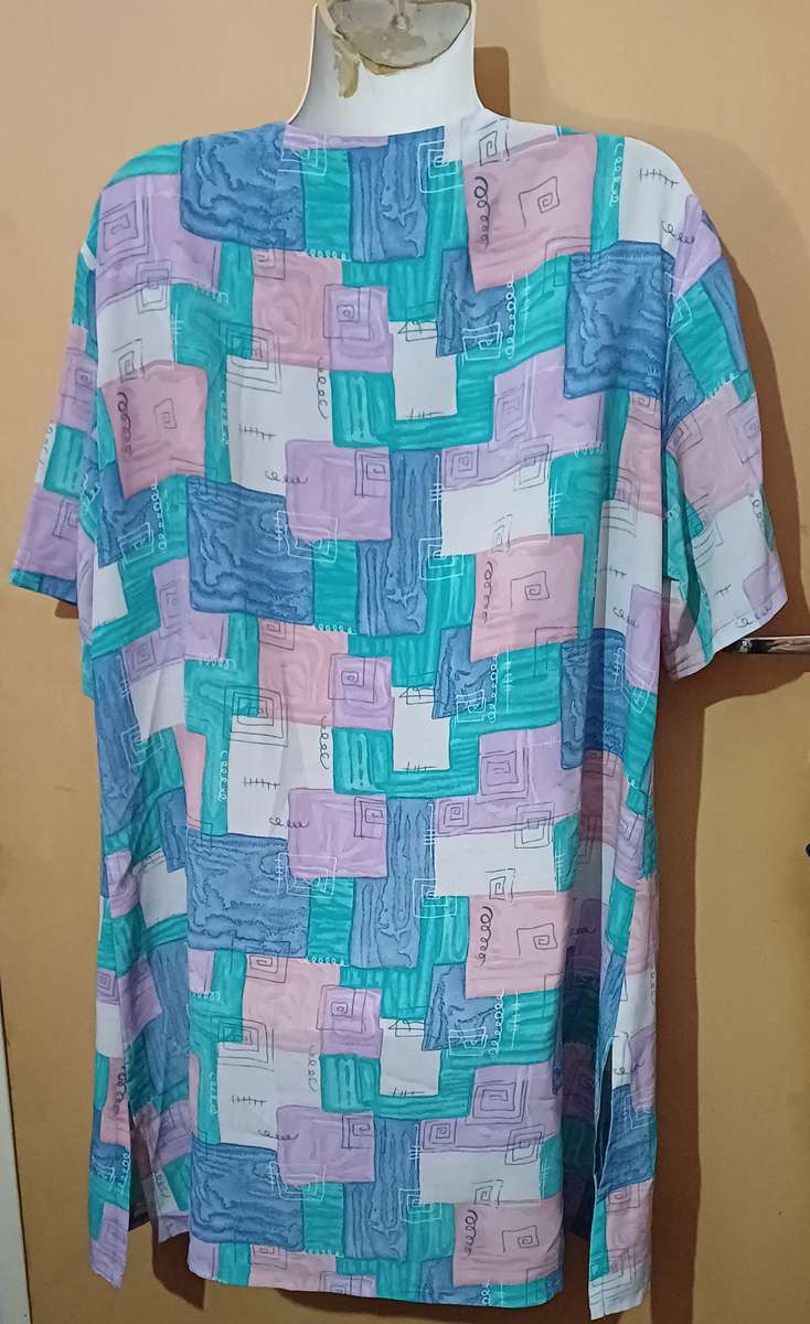 Ladies - Multicolored Blouse- Make - no make - Size - L
