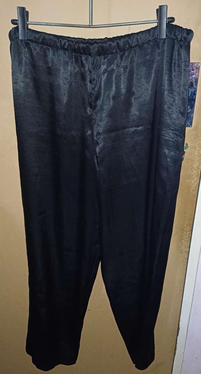 Ladies - Pants - Make - no make - Size - no size