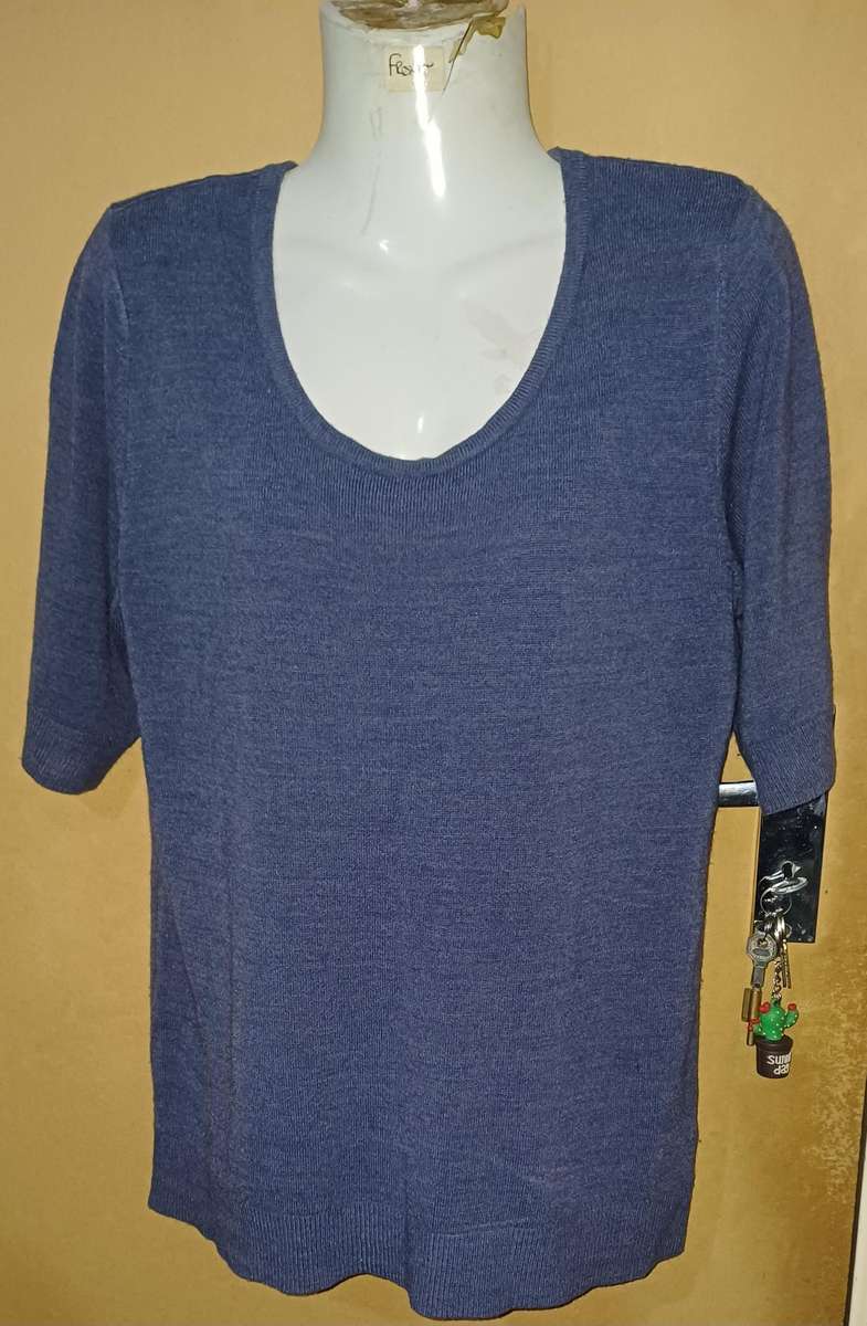 Ladies - Knitted Top - Make - no make - Size - o size