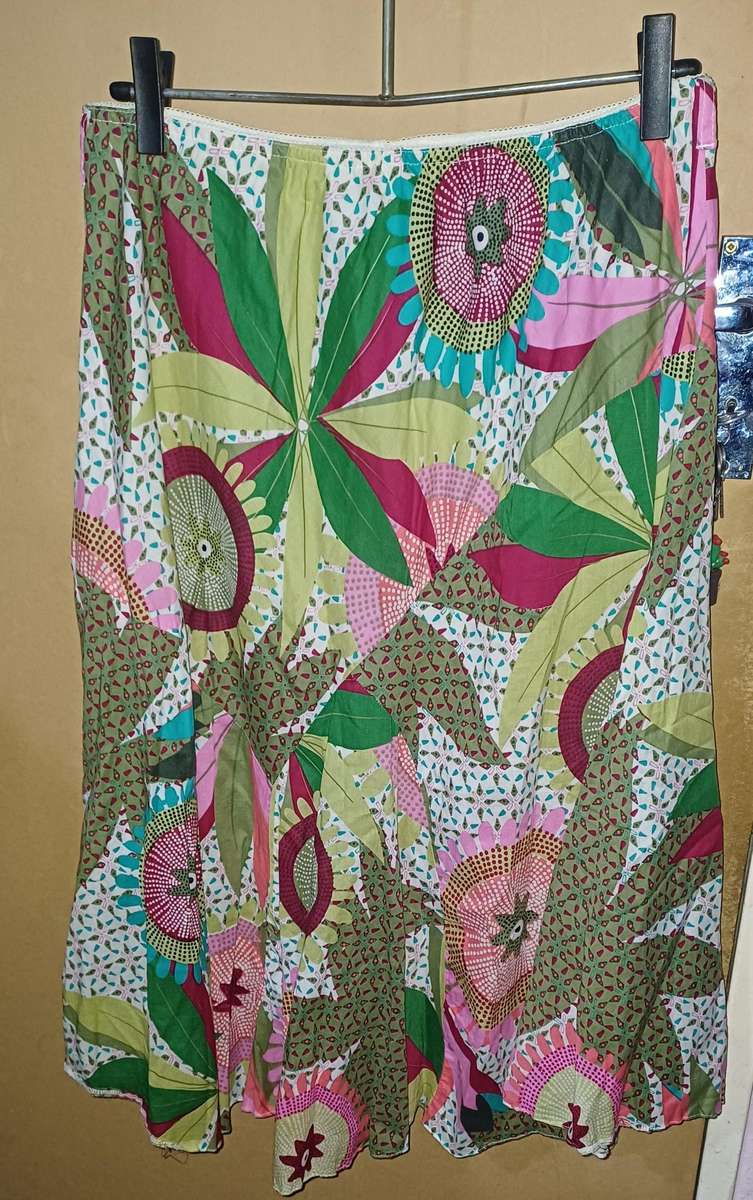 Ladies - Multicolored Skirt - Make - Foschini - Size - 14
