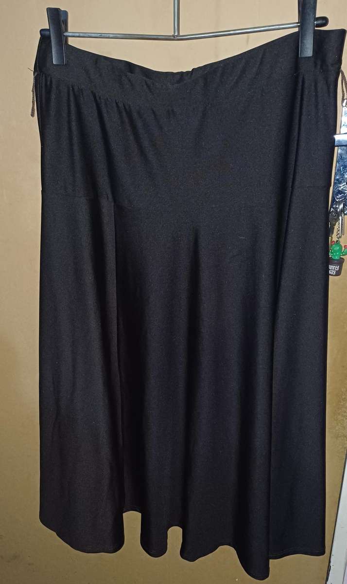 Ladies - Skirt - Make - Merien Hall - Size - 14