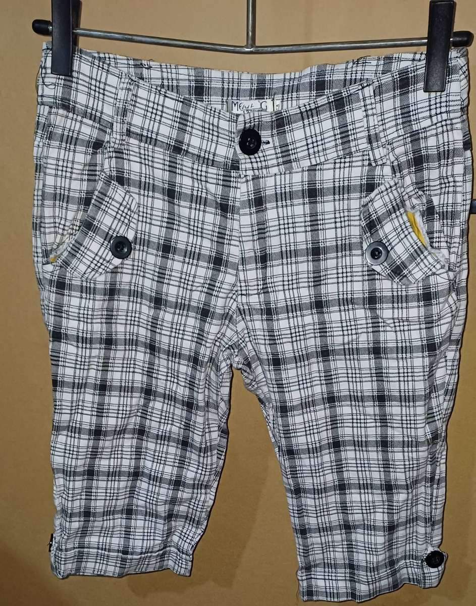 Ladies - Multicolored Shorts - Make - Meiling - Size - M