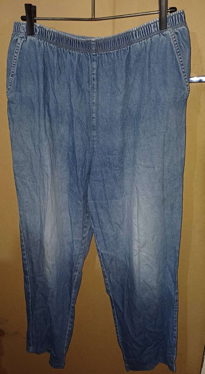 Ladies - Jeans - Make - Woolworths - Size - 40