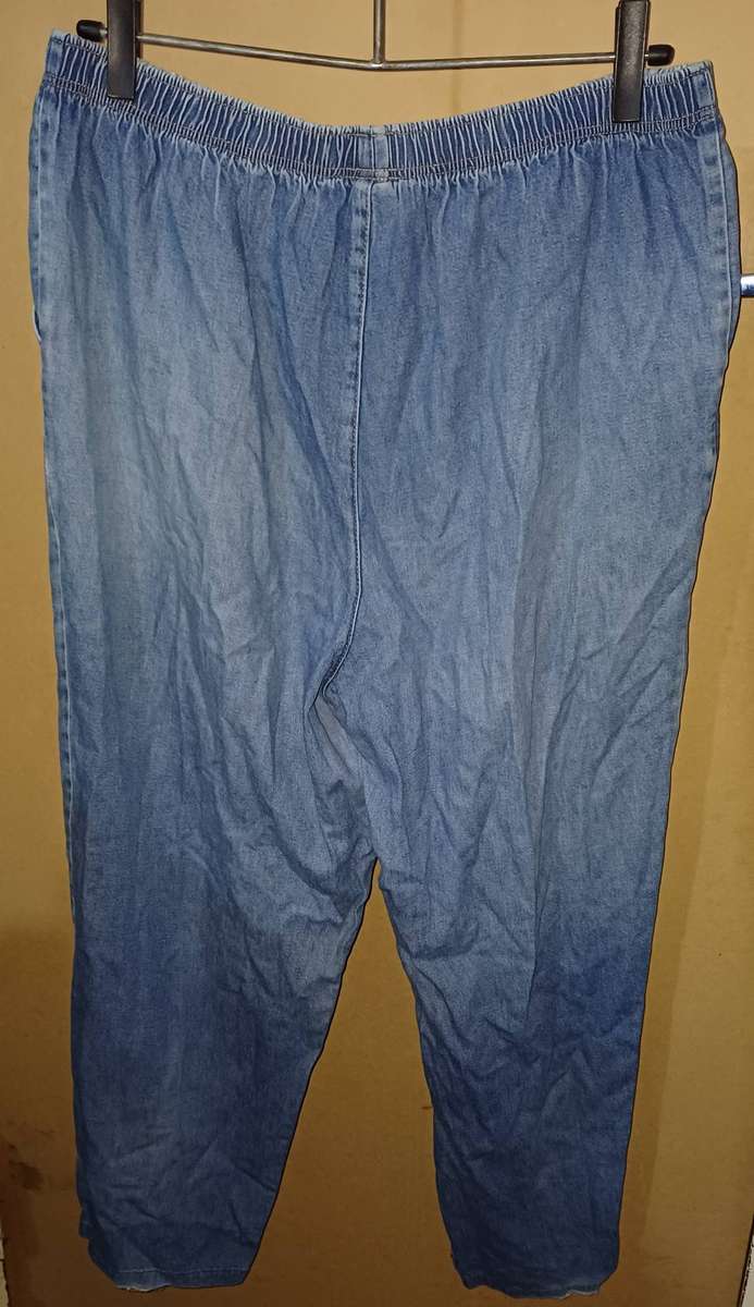 Ladies - Jeans - Make - Woolworths - Size - 40