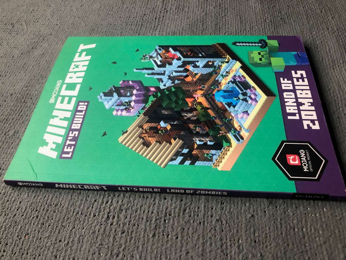 Minecraft Lets Build: Land of Zombies - Mojang