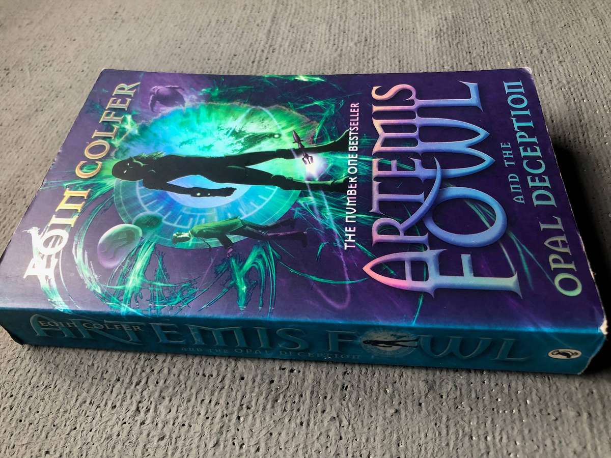 Artemis Fowl and the Opal Deception - Eoin Colfer