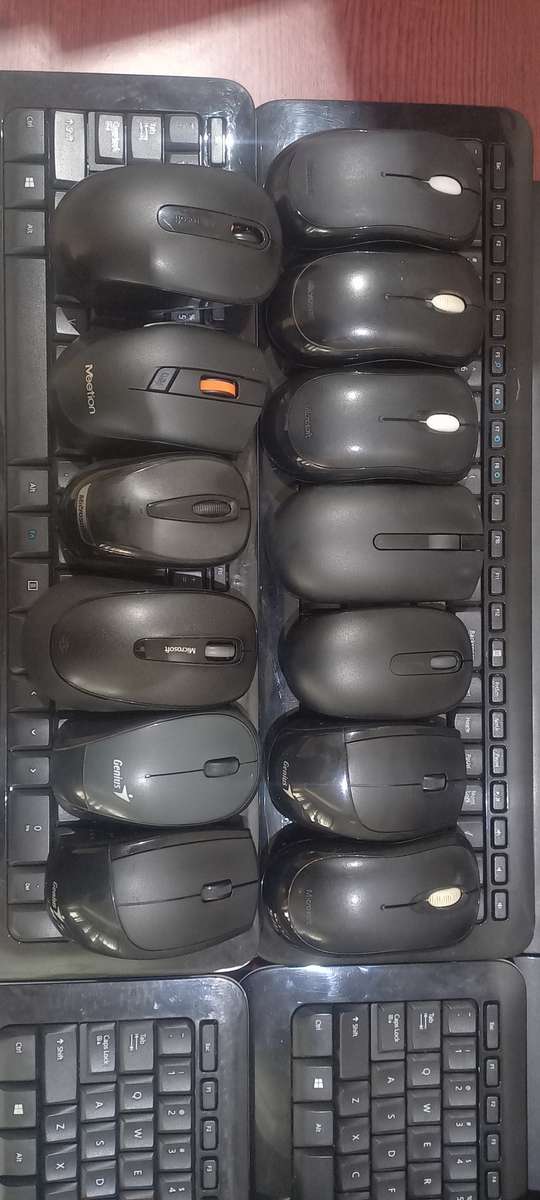 13x Wireless Mouses and 8x Keyboards.