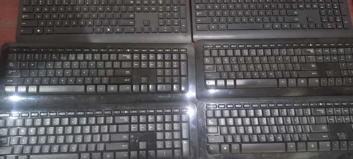 13x Wireless Mouses and 8x Keyboards.