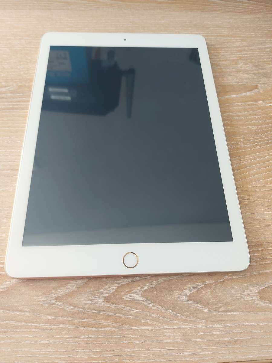 iPad 5th gen WiFi (2017) **bargain**