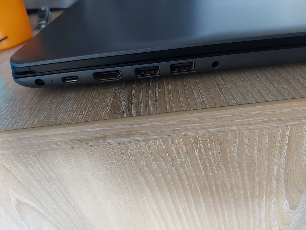 Dell vostro 5581 laptop