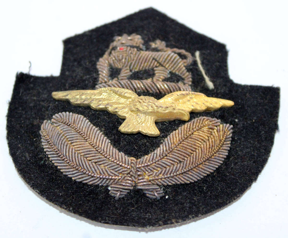 WW2 Rhodesian Air Force Officers Cap badge