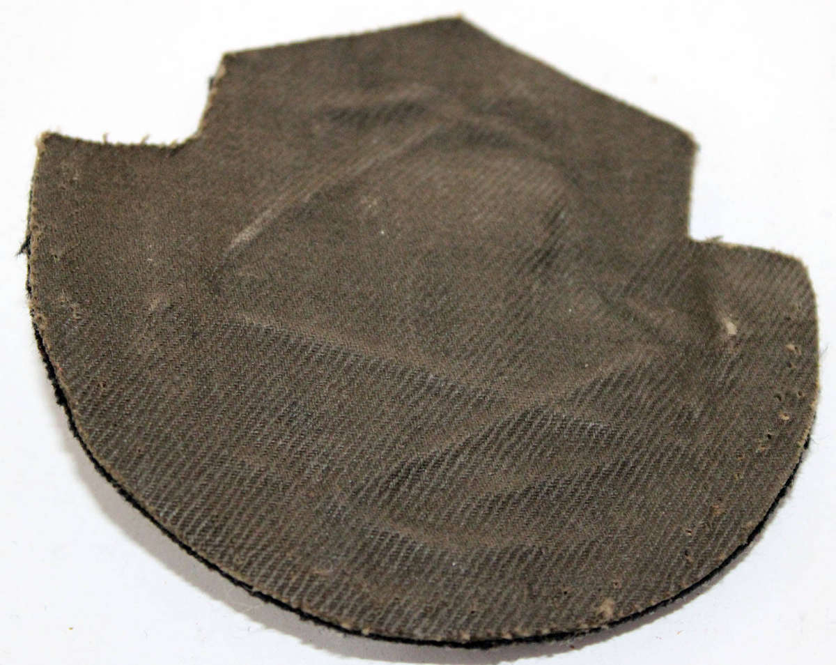 WW2 Rhodesian Air Force Officers Cap badge