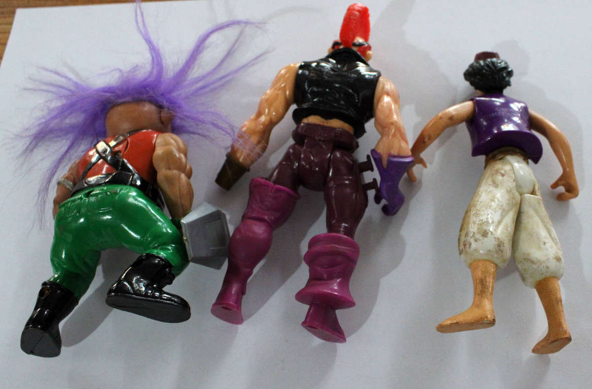 3x 1990s action figures