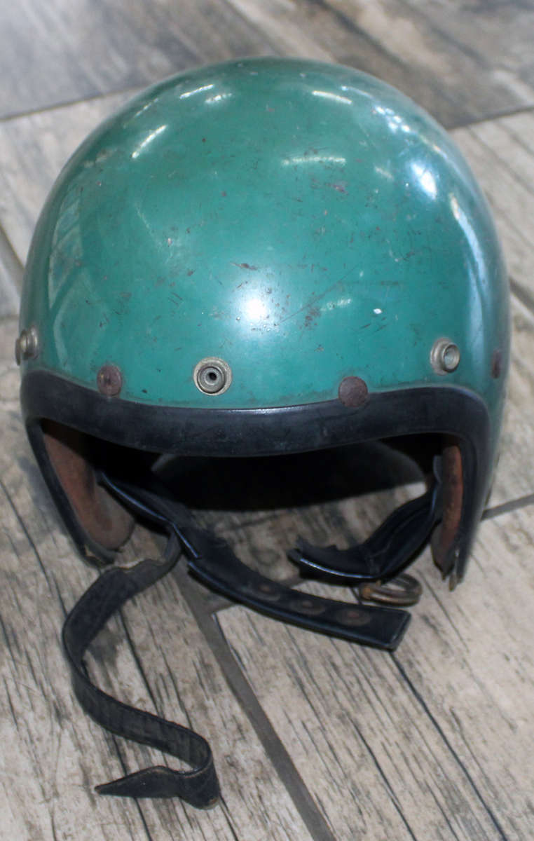 Skydiving helmet similar to those used in Rhodesia