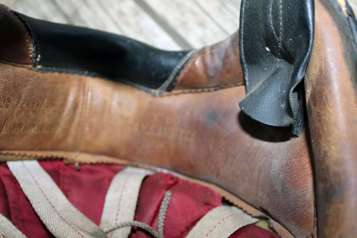 Skydiving helmet similar to those used in Rhodesia