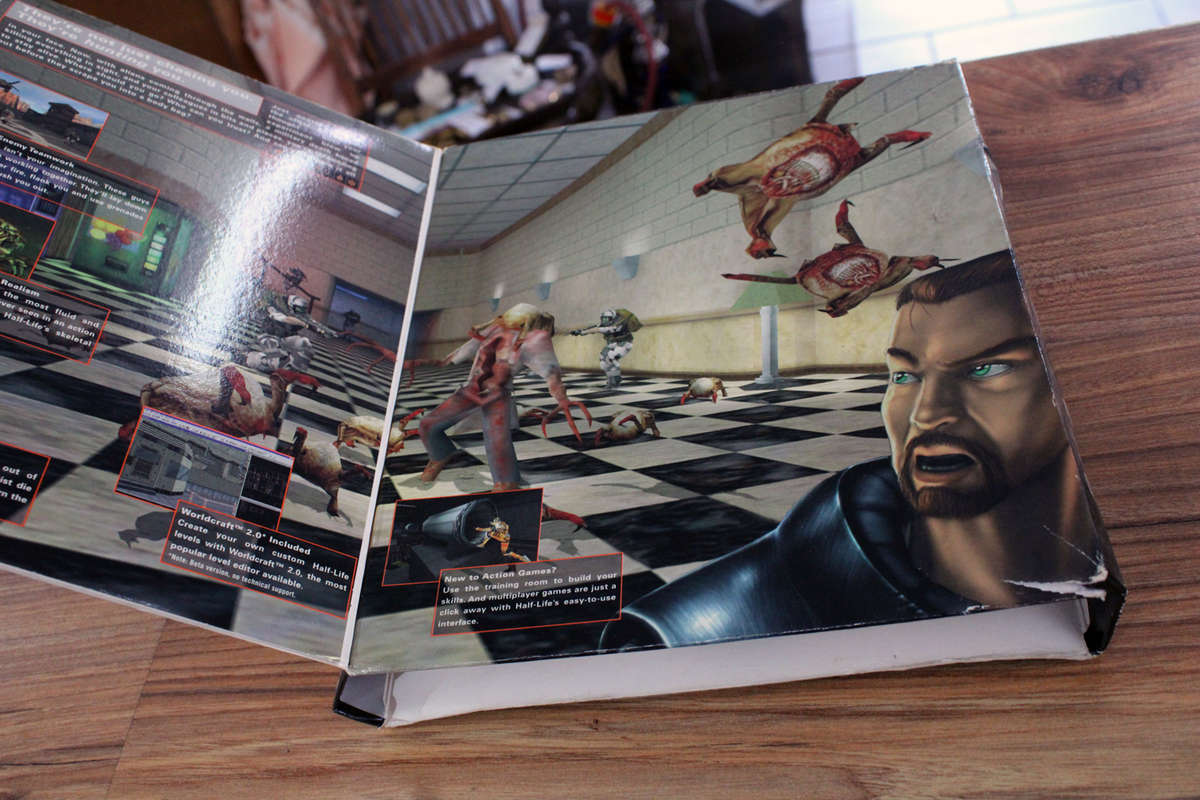 Vintage Big box PC game: Half Life (CD)