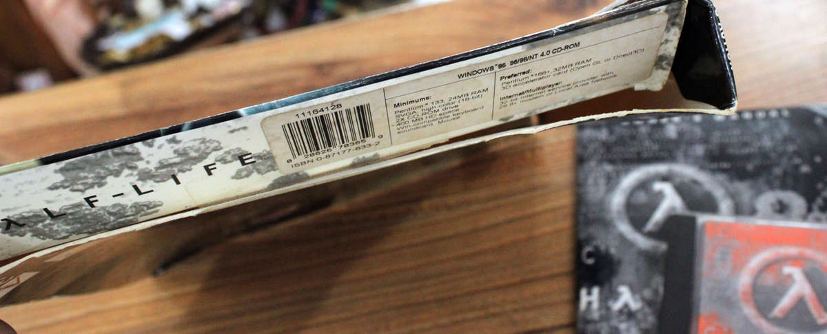 Vintage Big box PC game: Half Life (CD)