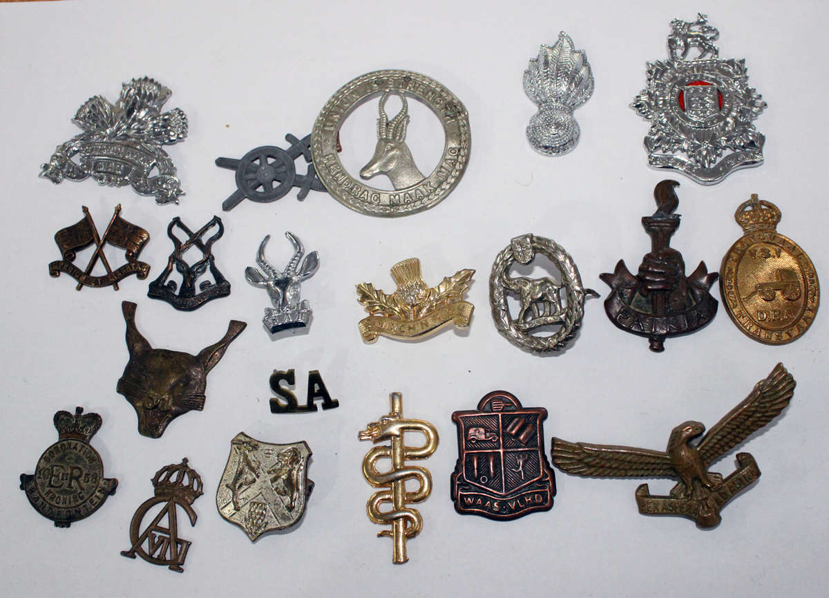 No pin/Damaged badge lot #4