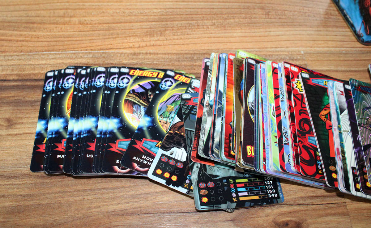 Over 200 Spiderman Heroes and villains cards in tin