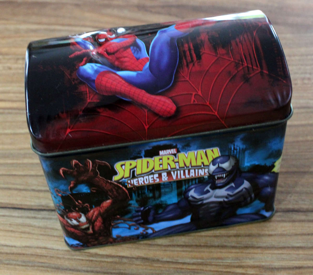 Over 200 Spiderman Heroes and villains cards in tin
