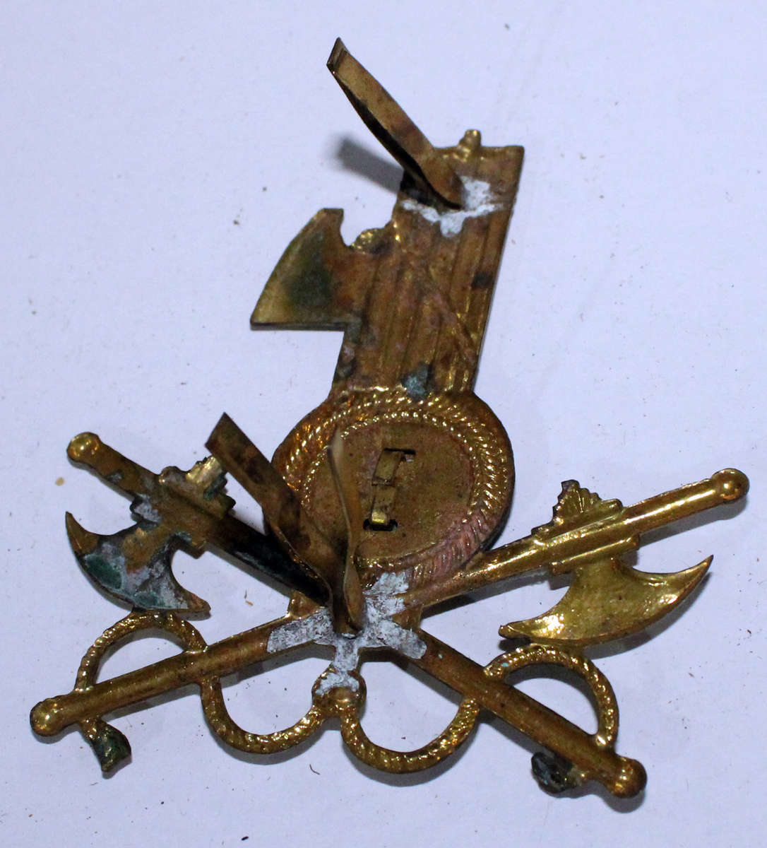 Fascist Italian workers cap badge