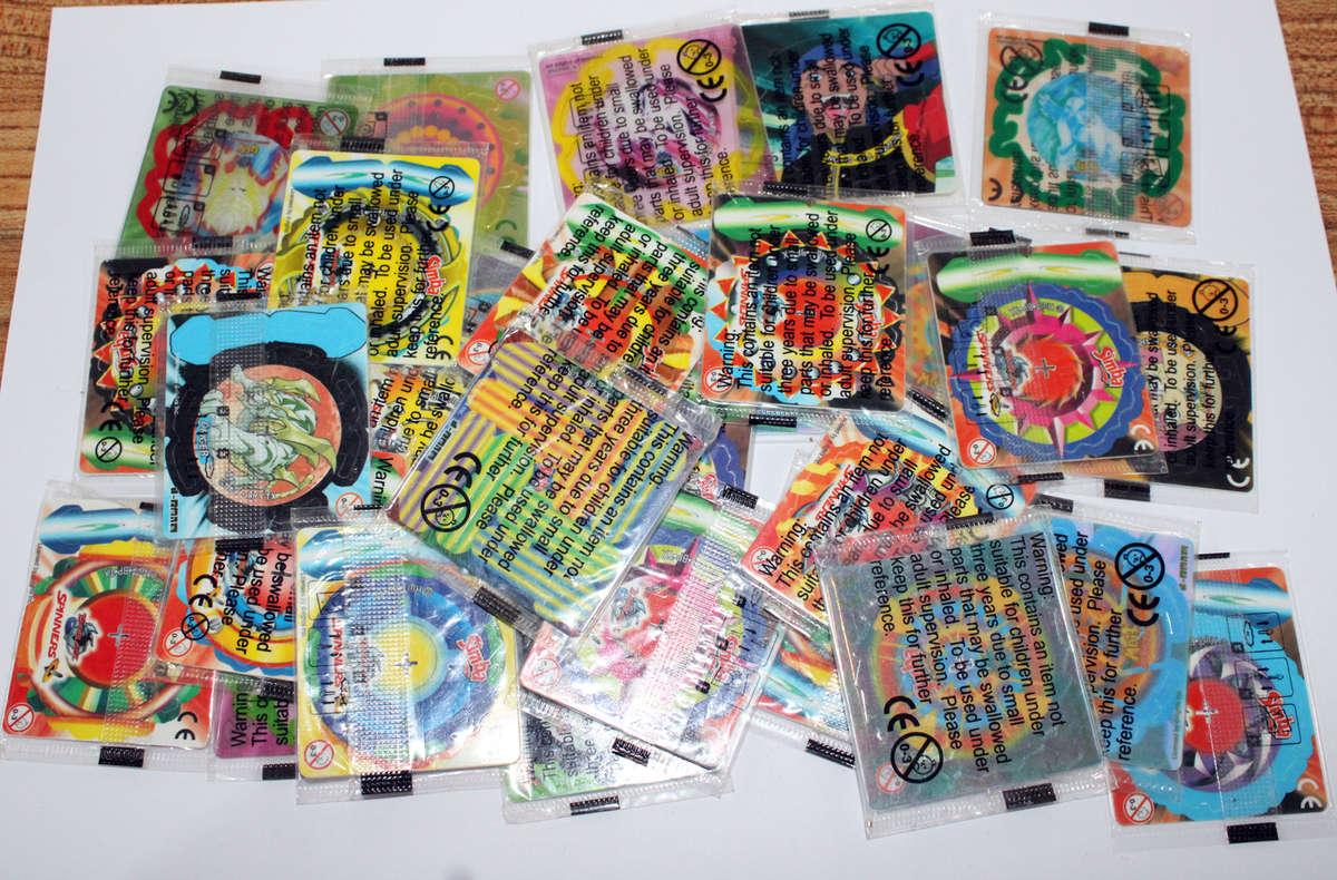 28x Simba Beyblade Tazos